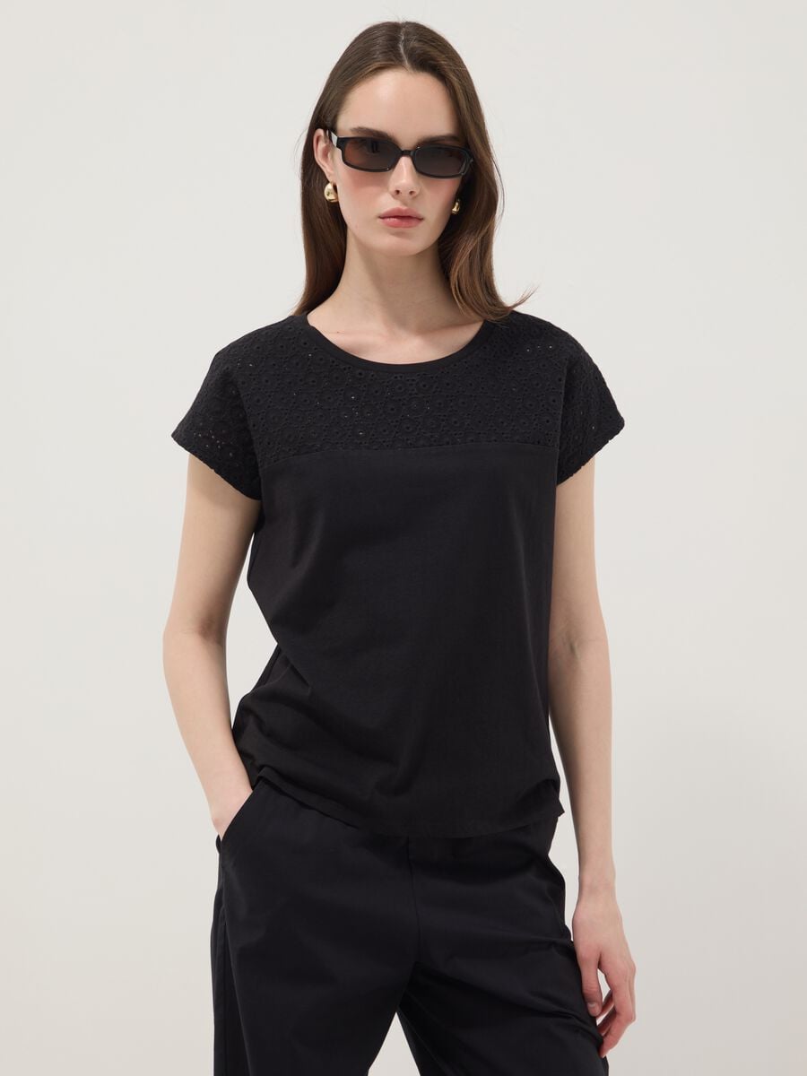 Black pure cotton T-shirt with Broderie Anglaise lace insert_1