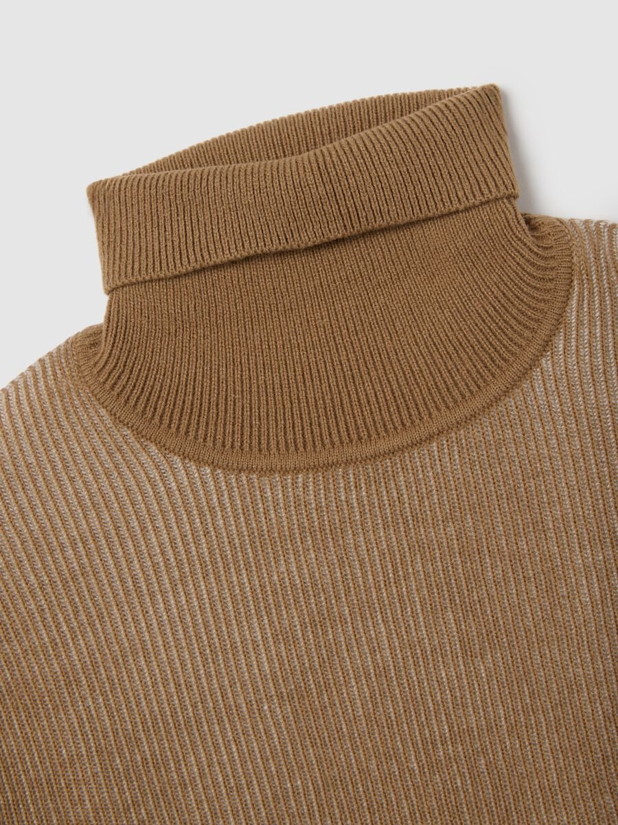 Brown Regular Fit Turtleneck_5