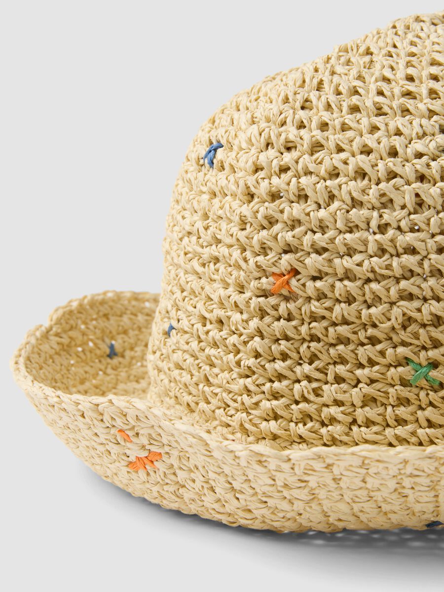 Cappello in puro tessuto carta beige con fili colorati_2