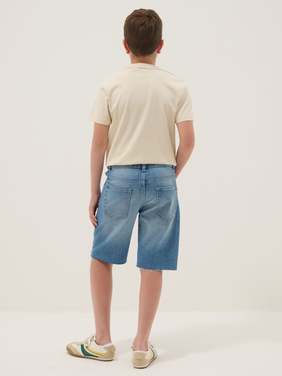 Pantaloni corti blu in denim regular fit per ragazzo_1