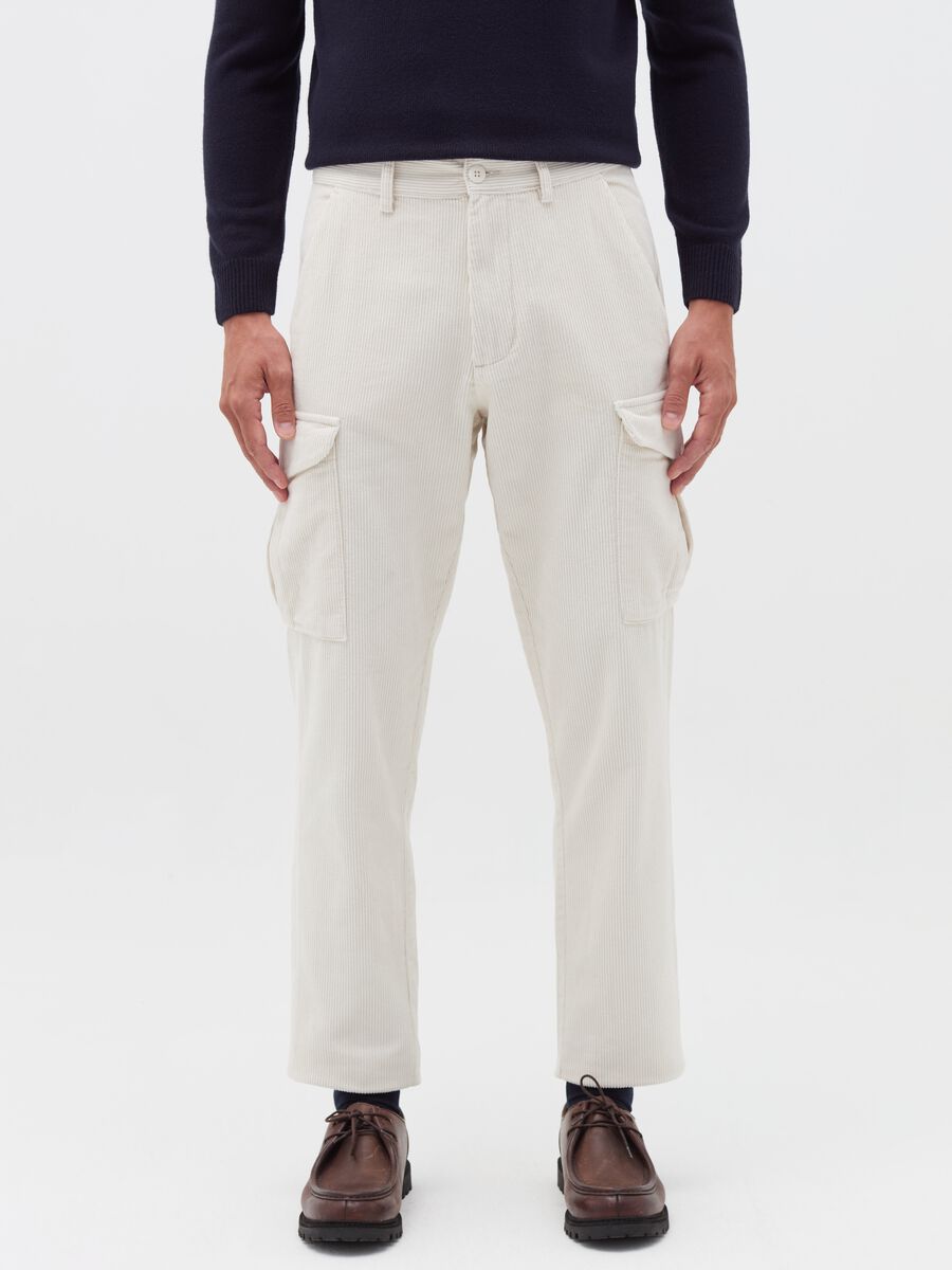 Cargo trousers in corduroy_0