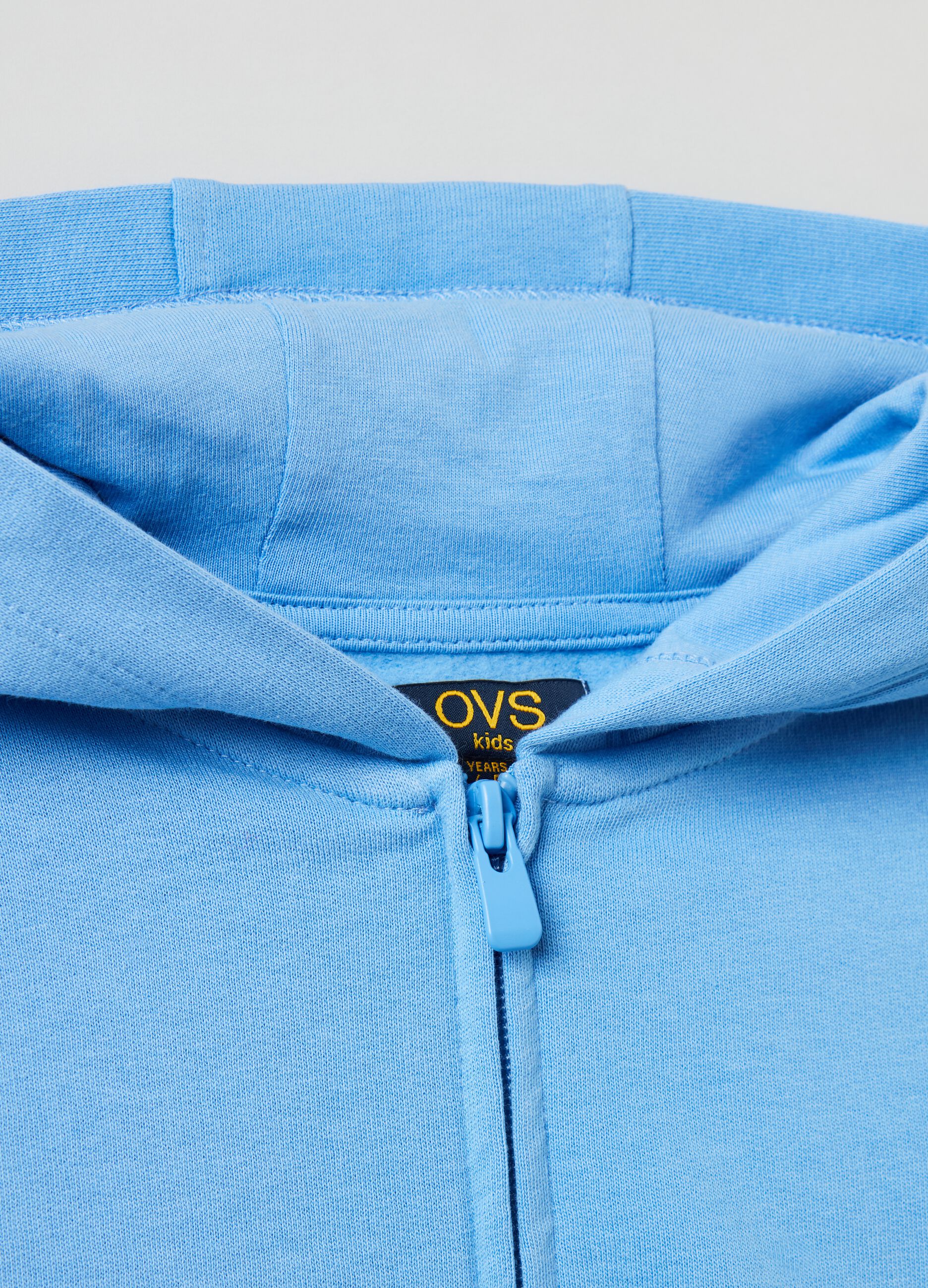 Full-zip in felpa con cappuccio_0