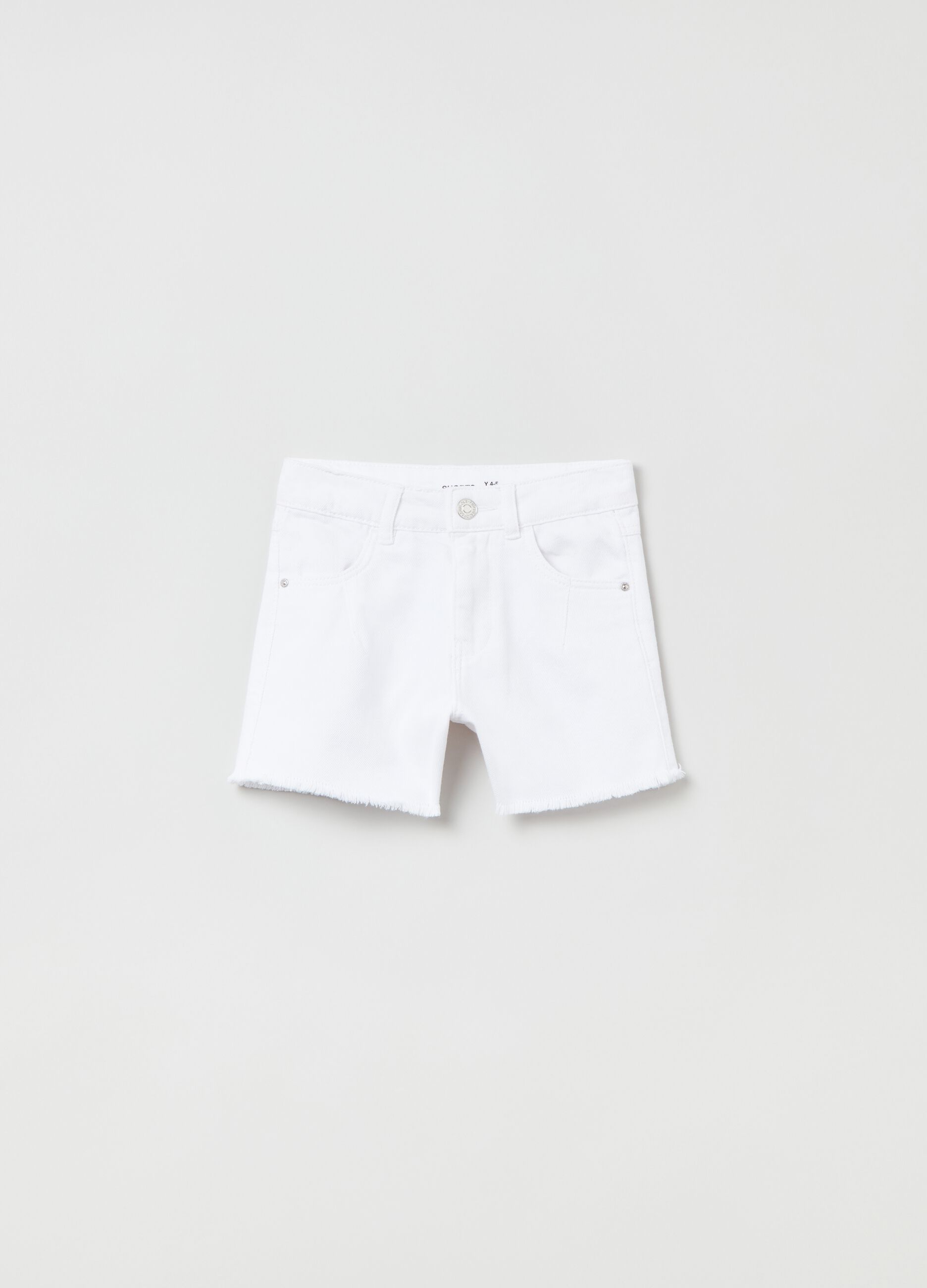 Shorts in denim con orlo sfrangiato_0