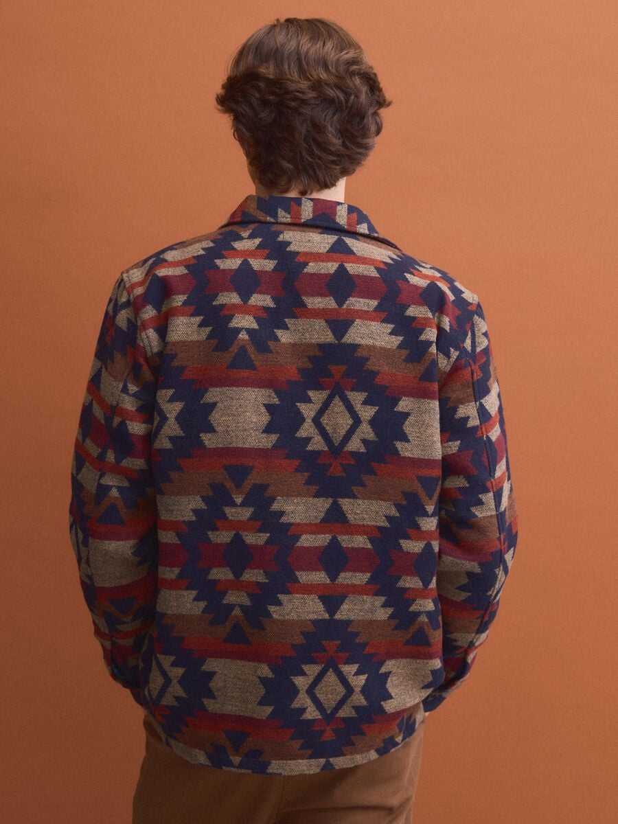 Shacket multicolor bowling over fit con fantasia geometrica_3