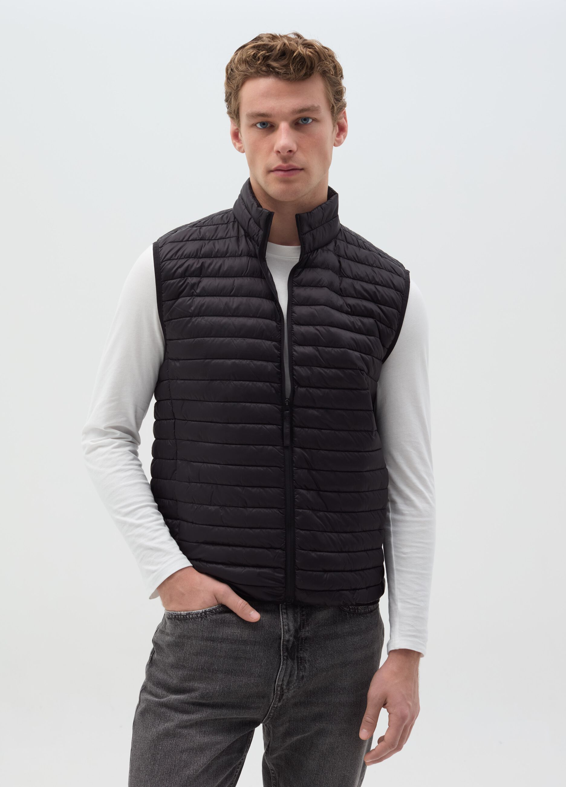 Essential full-zip ultralight gilet