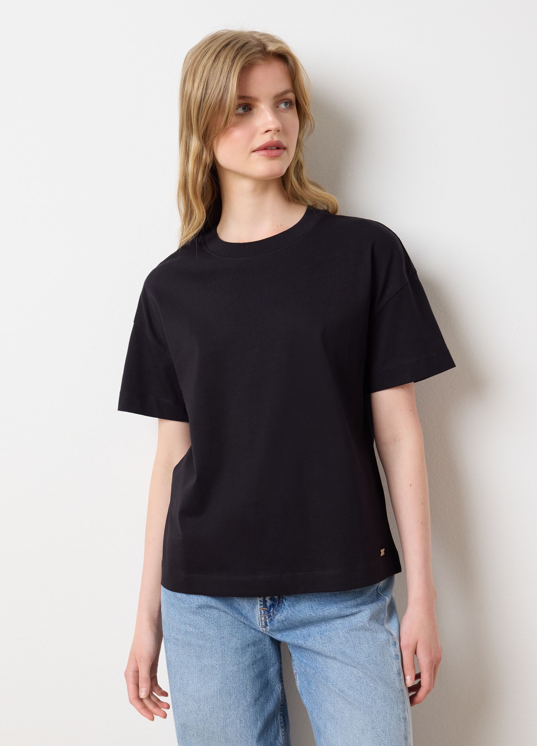 T-shirt da donna in puro cotone nero regular fit