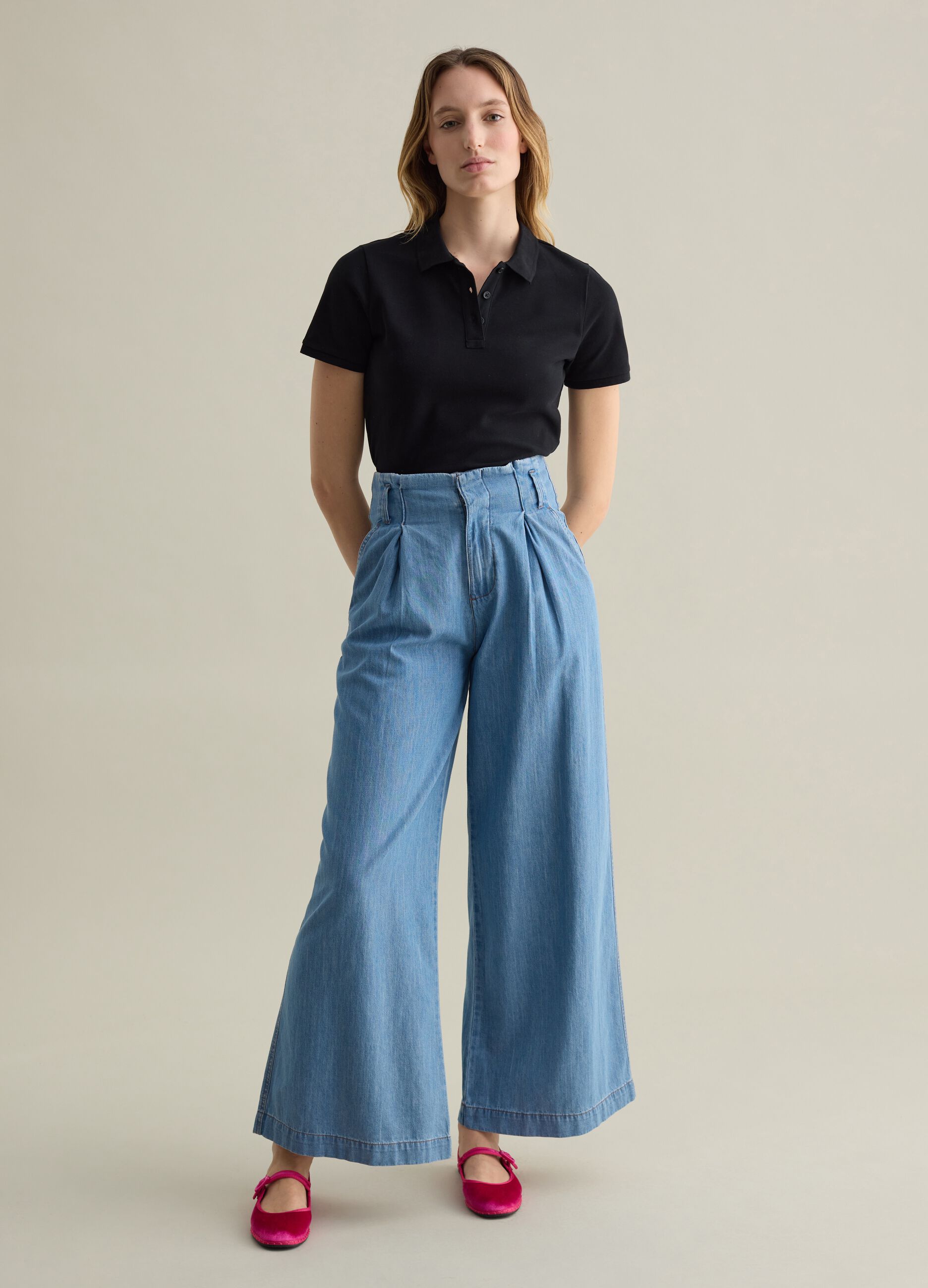 Black short-sleeved polo shirt in piquet