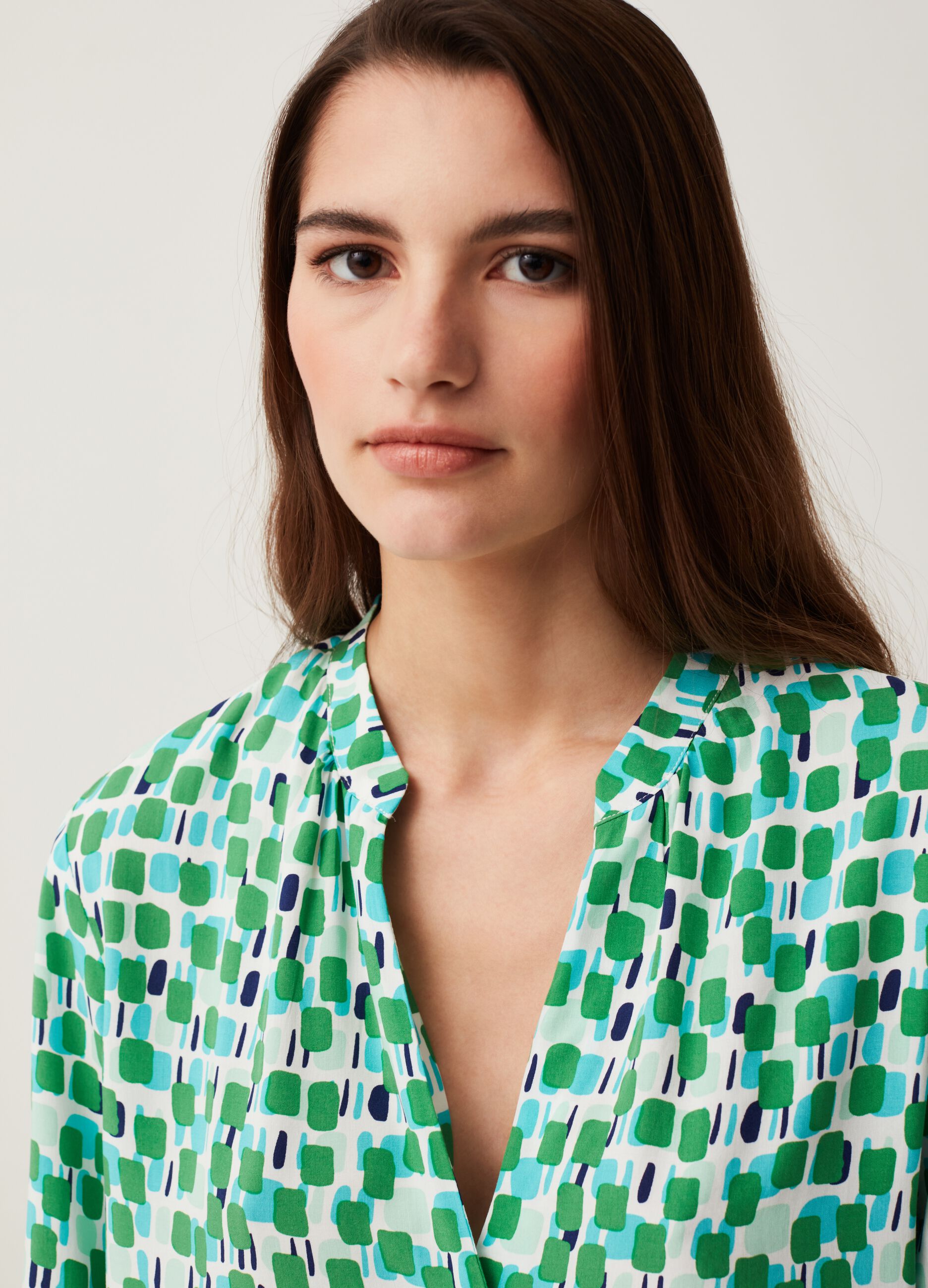 Sustainable viscose blouse with V neck