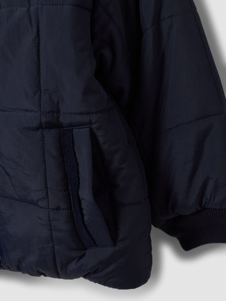 Giubbotto blu navy imbottito con cappuccio e zip per bambino_3