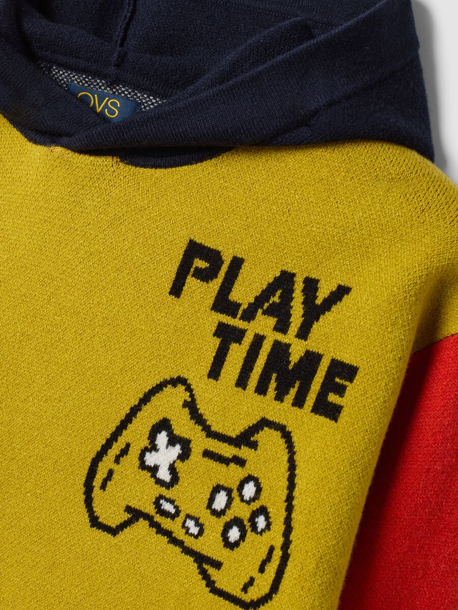 Maglia con cappuccio giallo senape, blu navy, rosso e verde salvia in misto viscosa girocollo_2