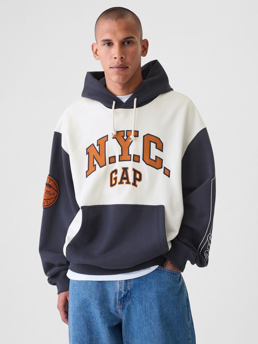Colourblock sweatshirt with basketball motif and hood_0