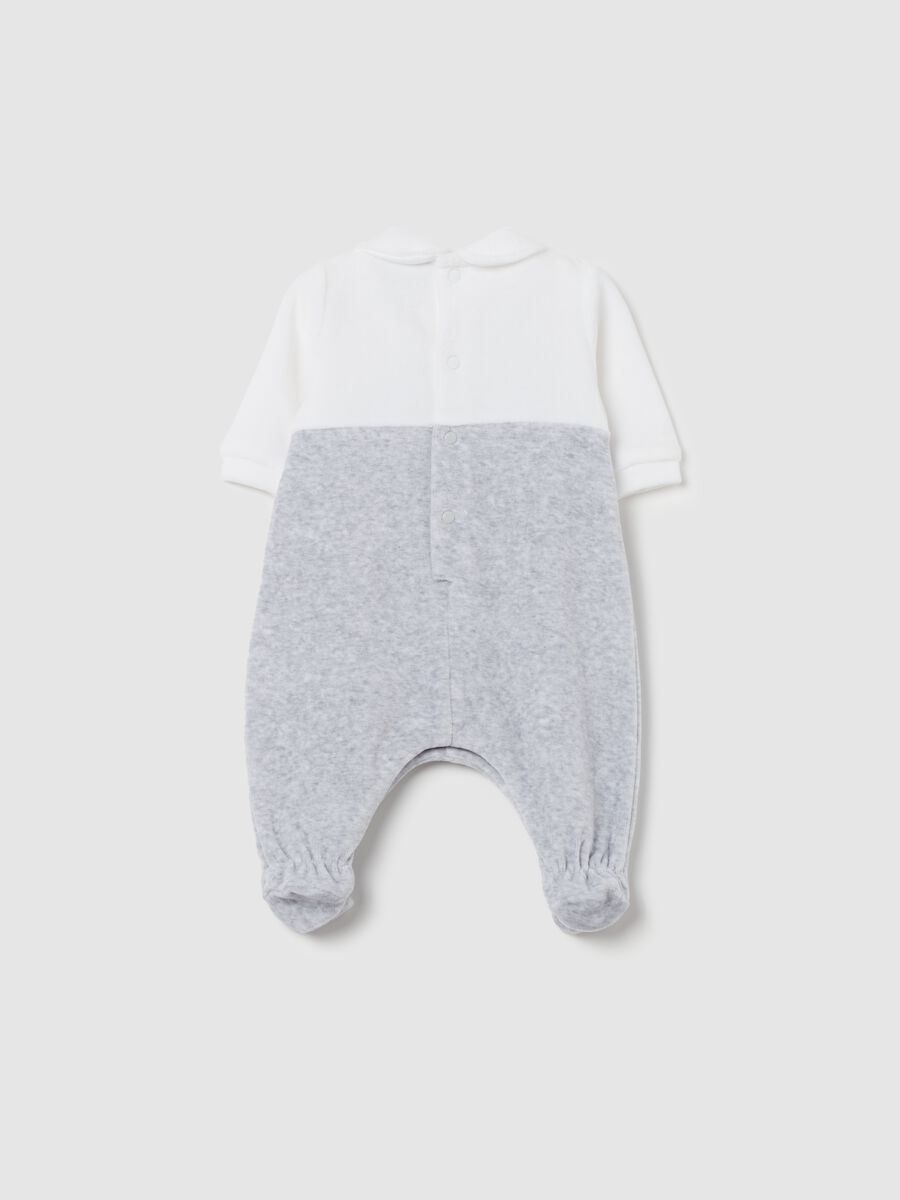 Velour onesie with feet and seal embroidery_1