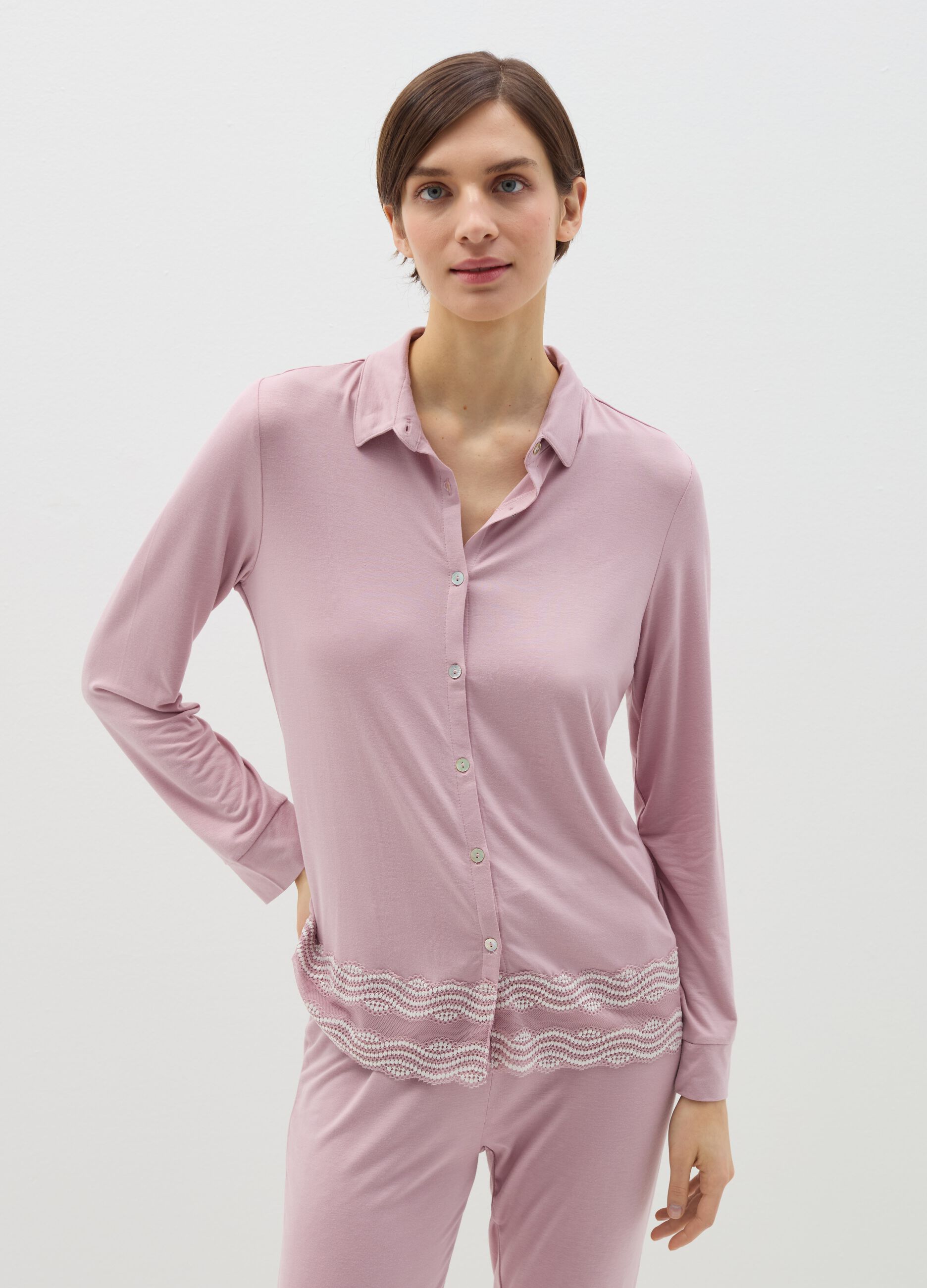 Modal pyjama top with contrasting details