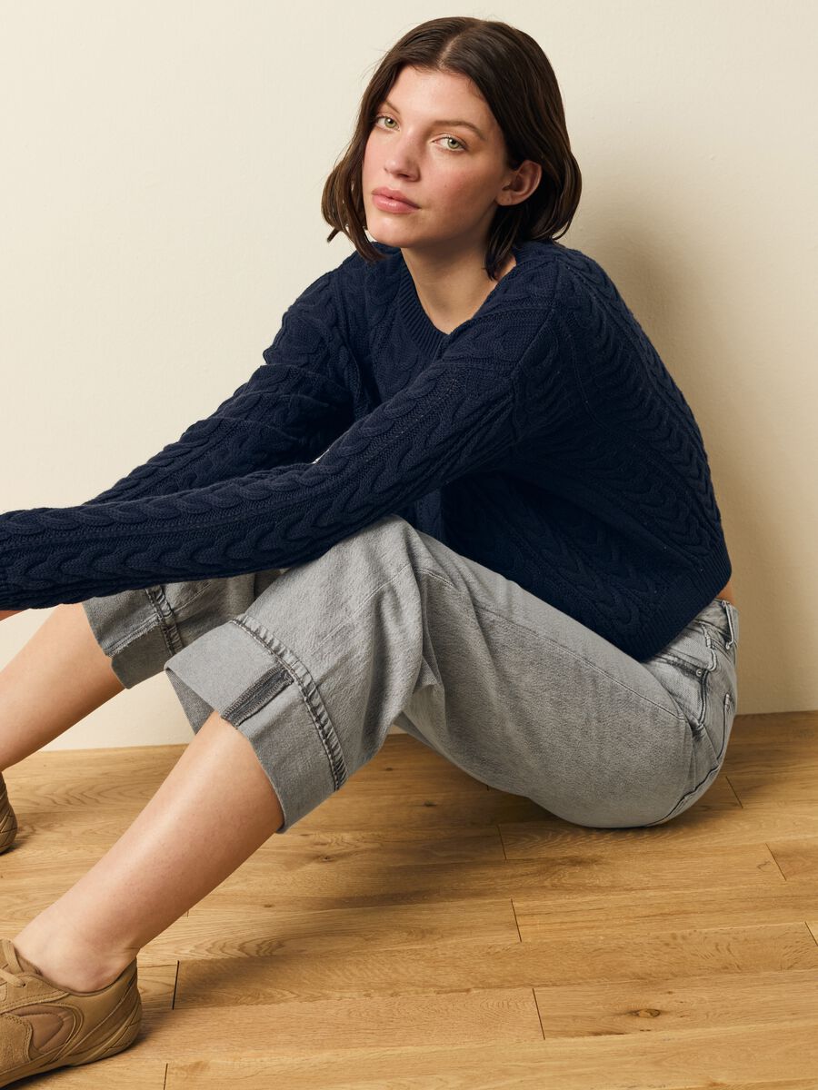 Cable-knit pullover with round neck_0