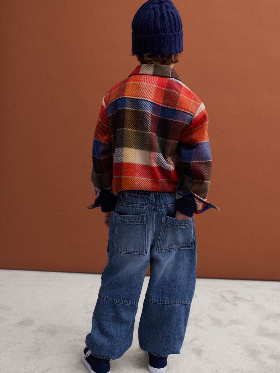 Jogger denim blu in misto cotone e viscosa relaxed fit per bambino_2