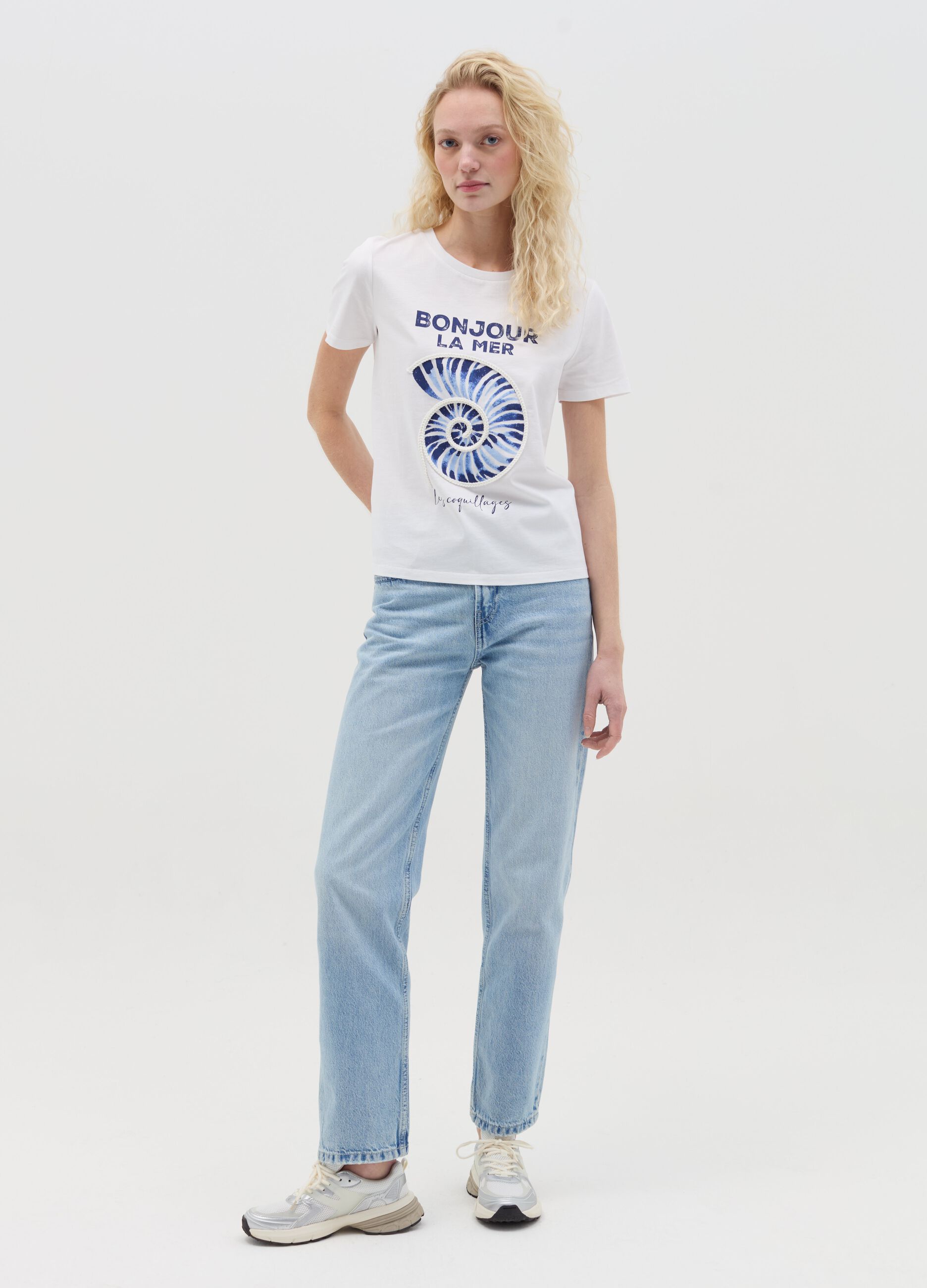 T-shirt with shell print