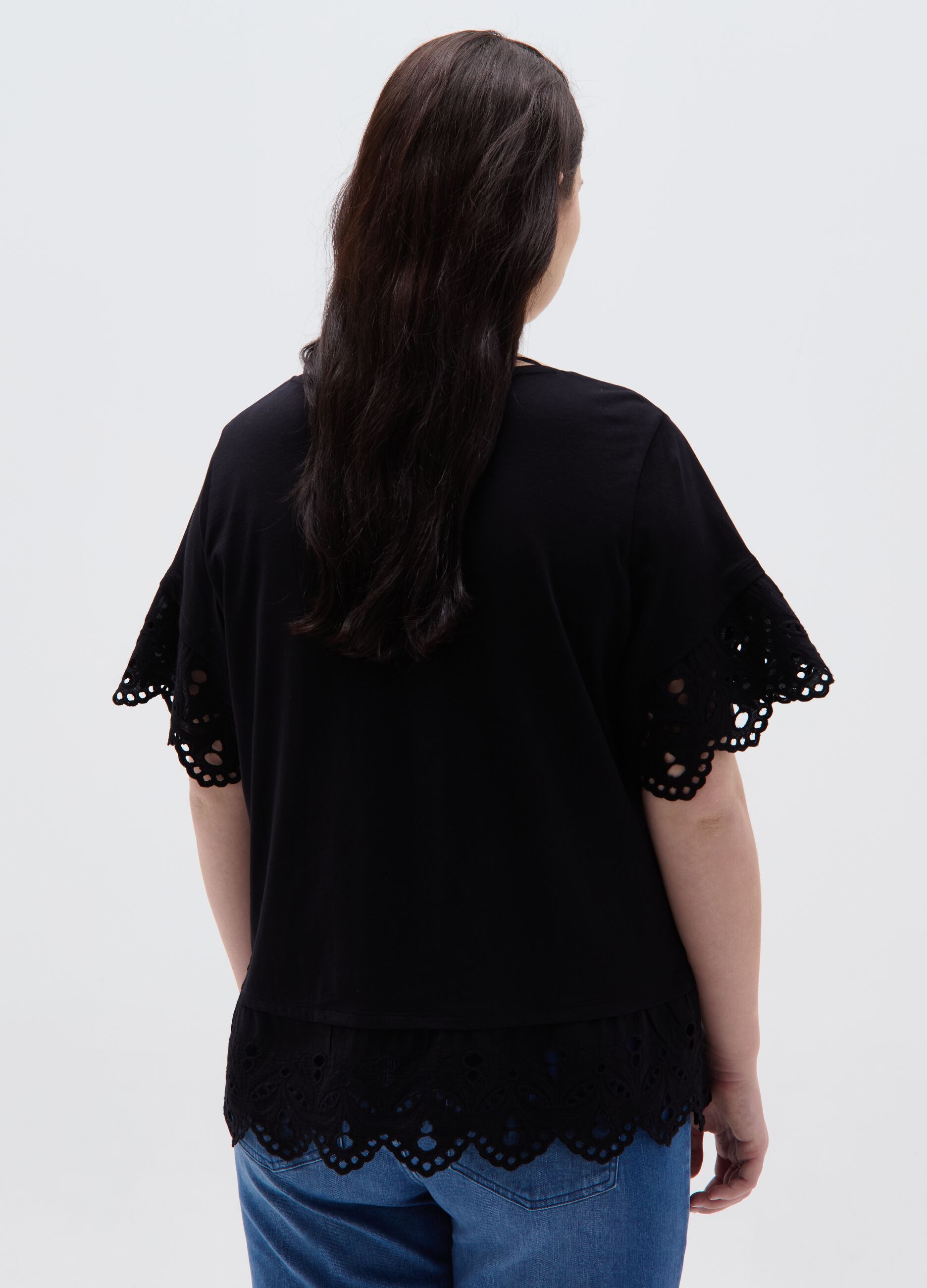 Curvy T-shirt with broderie anglaise frills