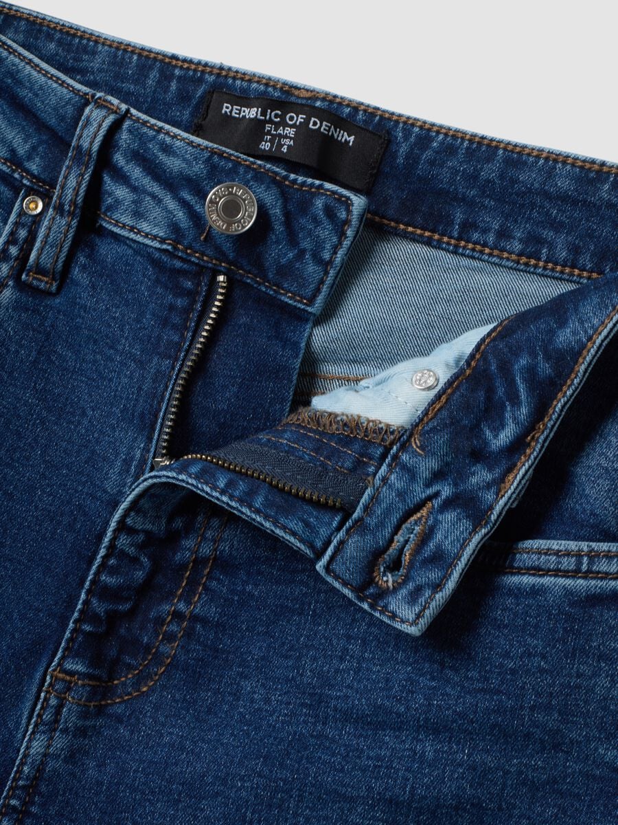 Jeans denim blu in cotone elasticizzato flare fit_5