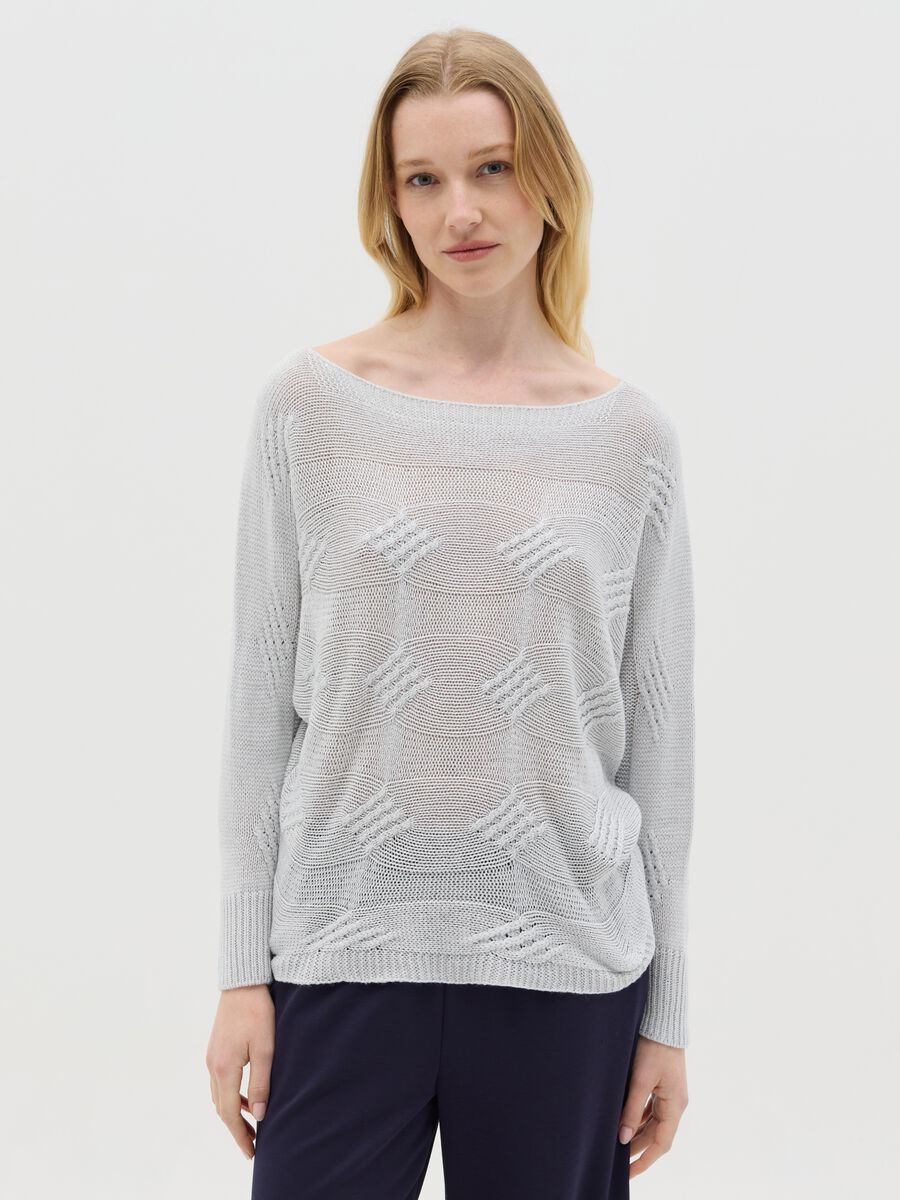 Grey long-sleeved top with design_0