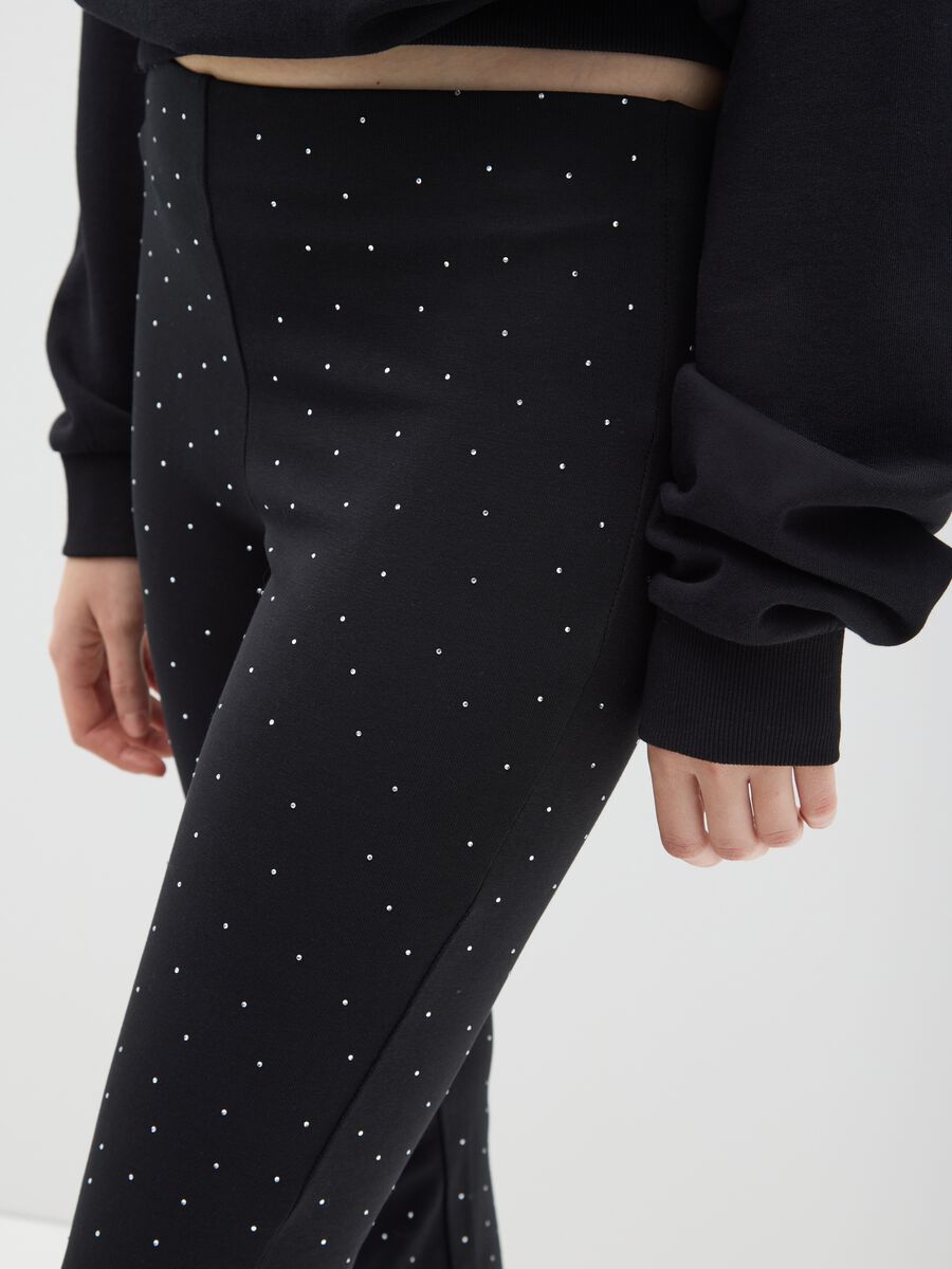Pantaloni in cotone elasticizzato neri flare_3