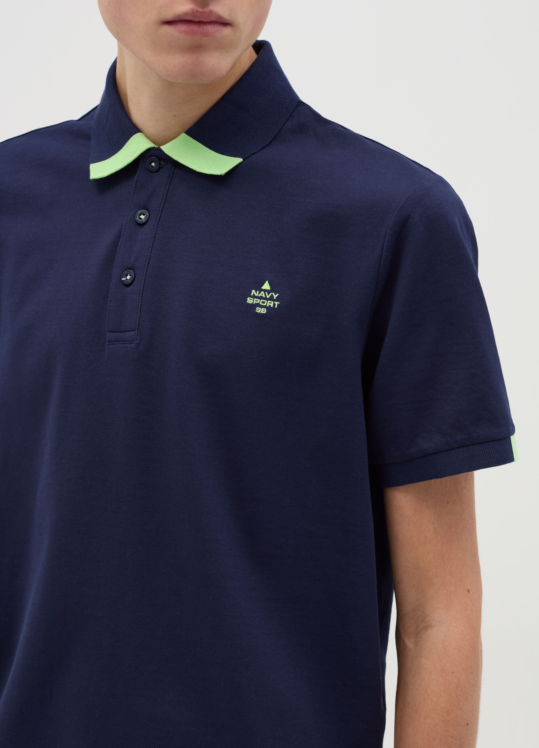 Polo shirt with contrasting detail and logo embroidery