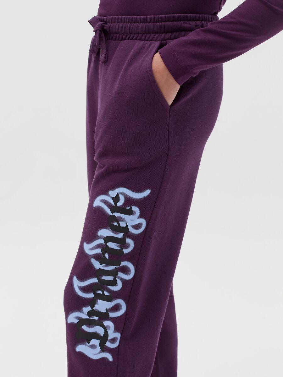 Joggers with gothic "Dreamer" print_1