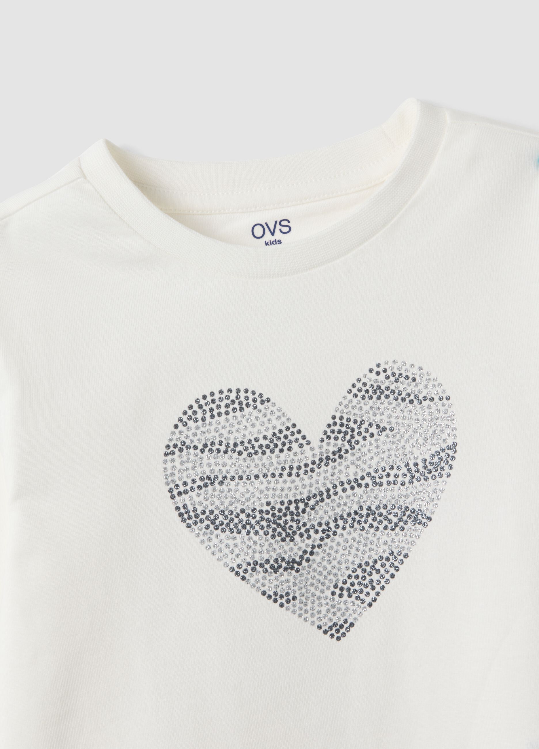 White pure organic cotton girls&rsquo; T-shirt with heart print