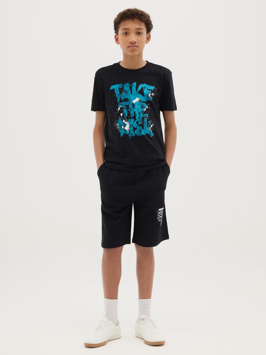 Boy's regular fit pure cotton black shorts with logo_0