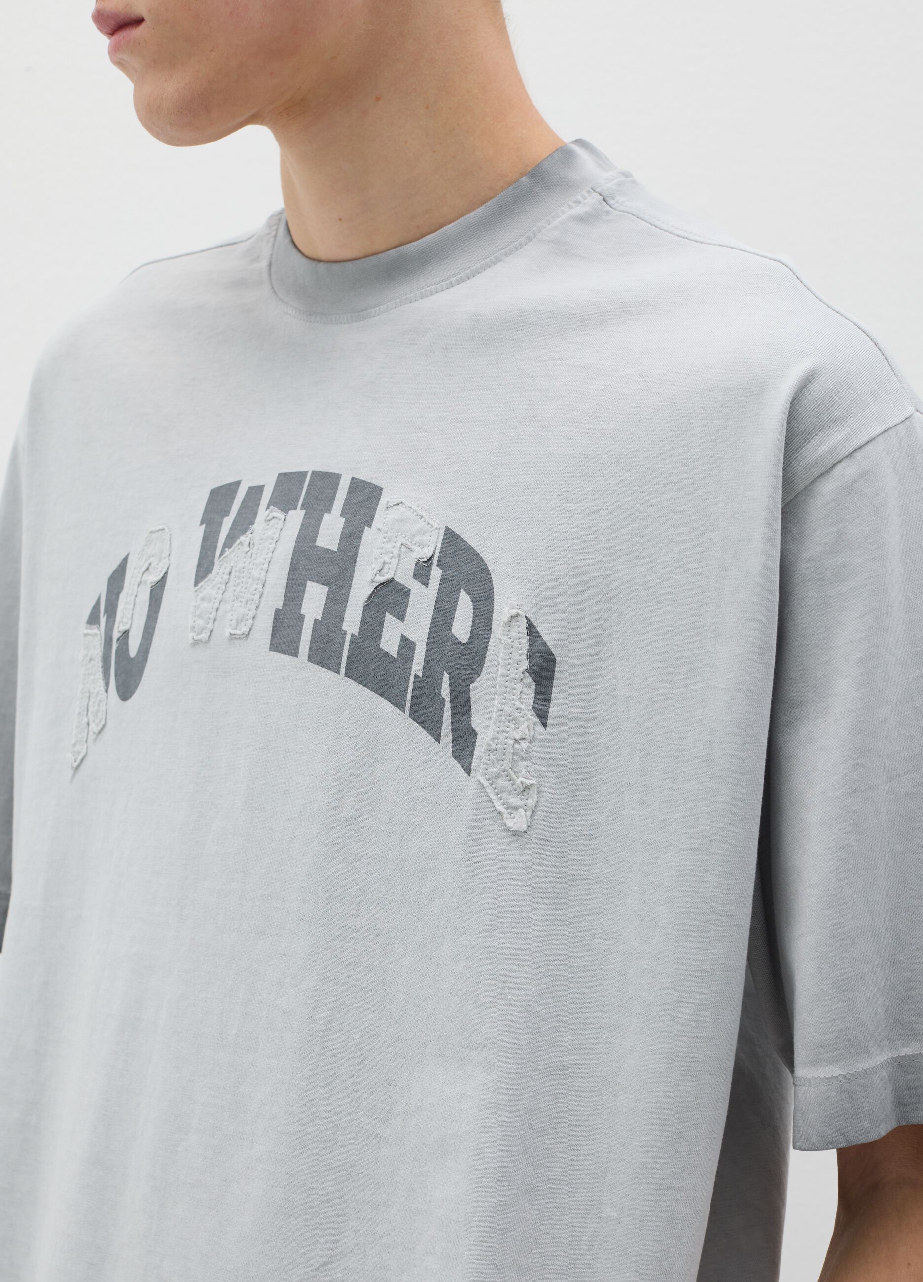 Acid wash cotton T-shirt with "NO WHERE" patch