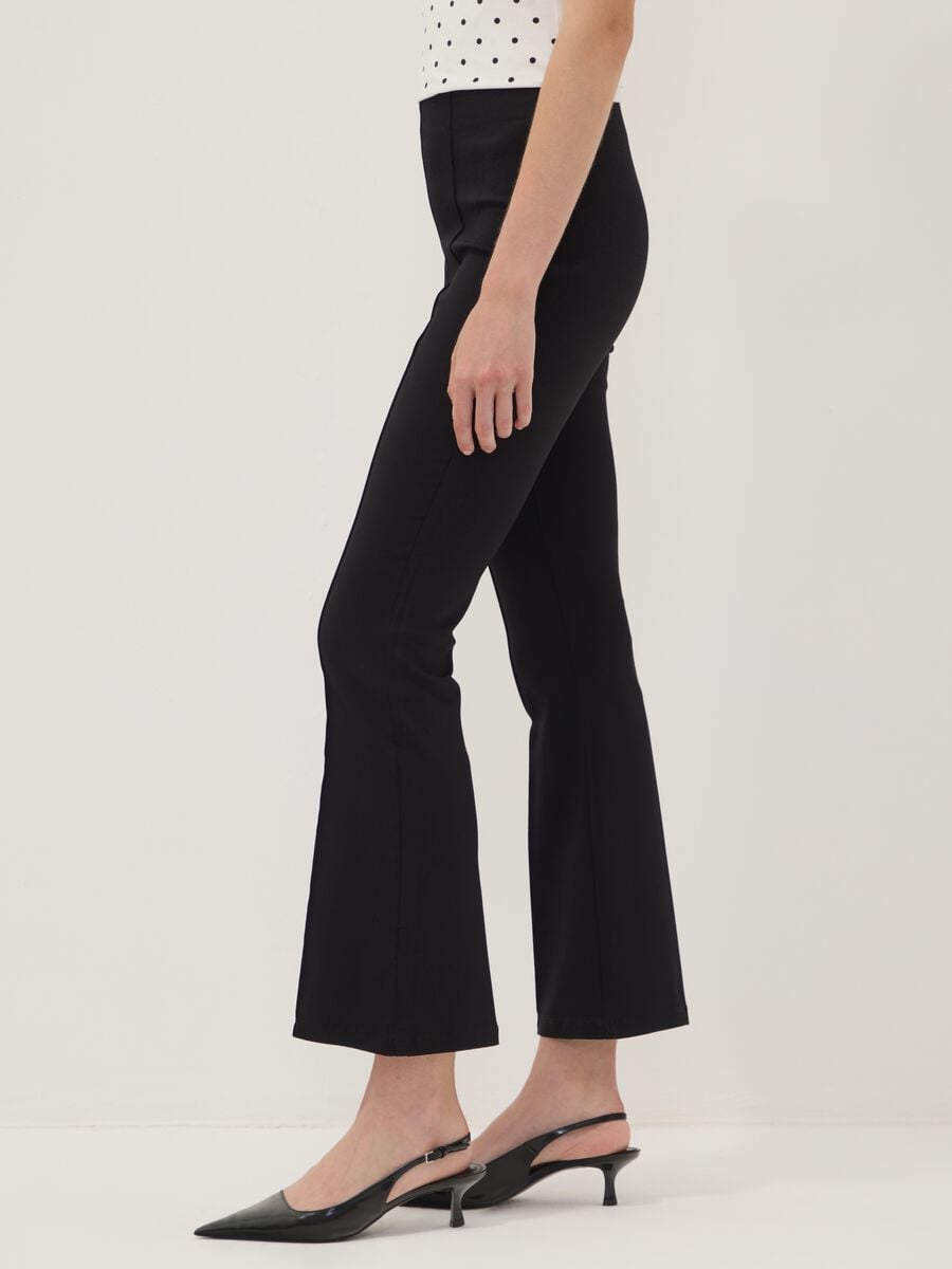 Leggings flare neri in viscosa elasticizzato_2