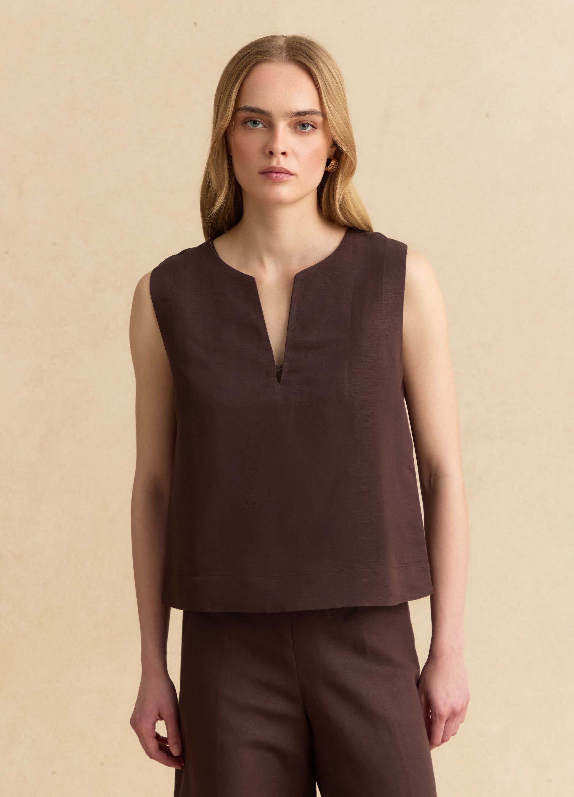Top marrone in misto lino e viscosa oversize fit