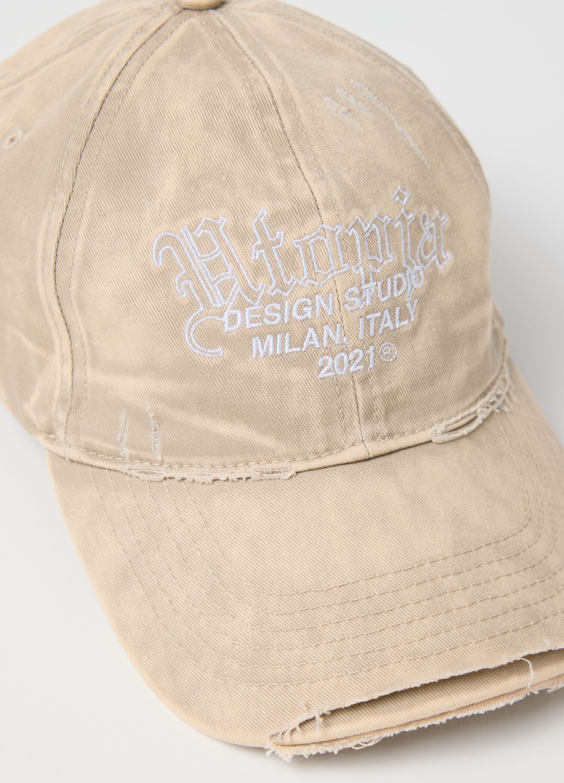 Distressed Washed Cap Sand