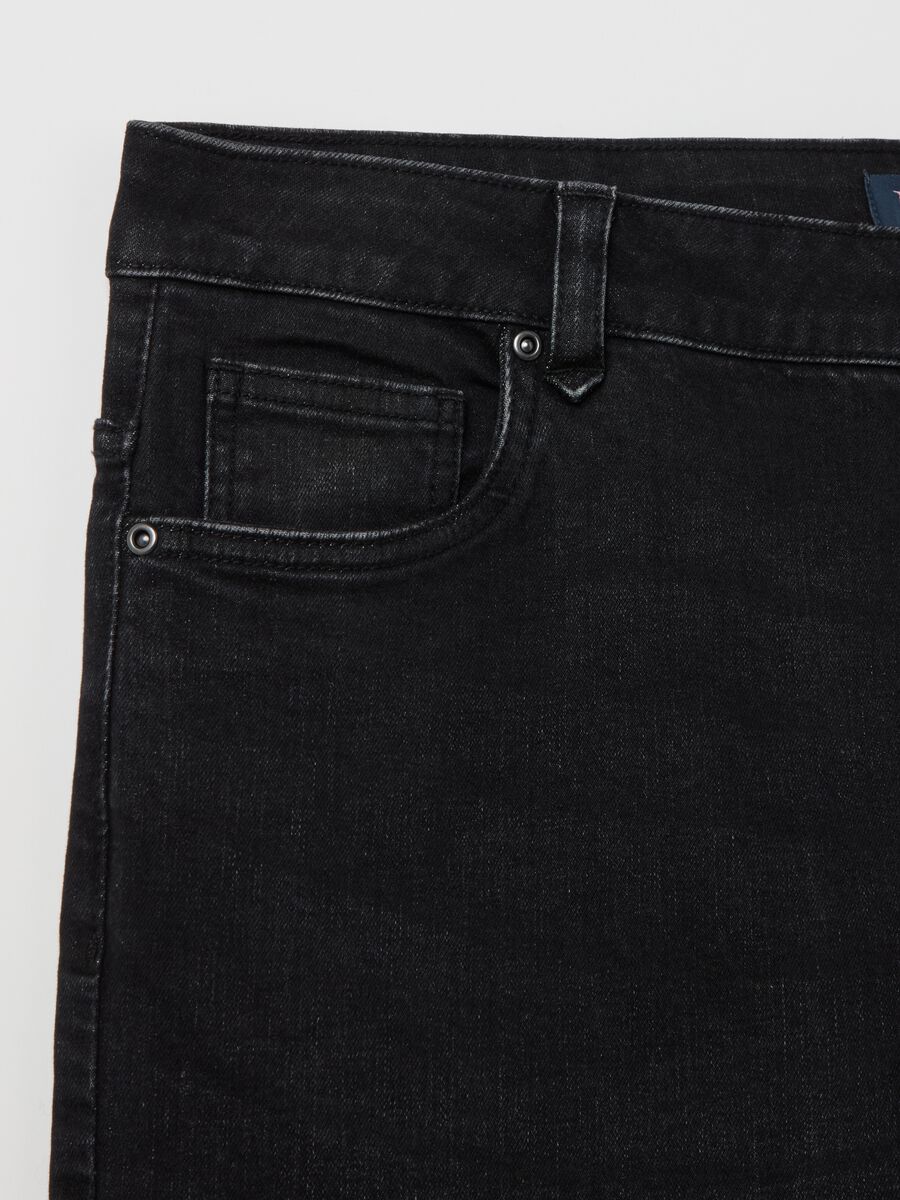 Curvy flare-fit jeans with five pockets_5