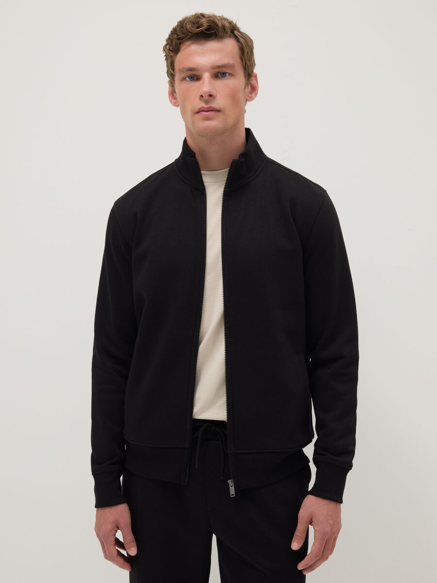 Black cotton-blend regular fit hoodie with full zip_0
