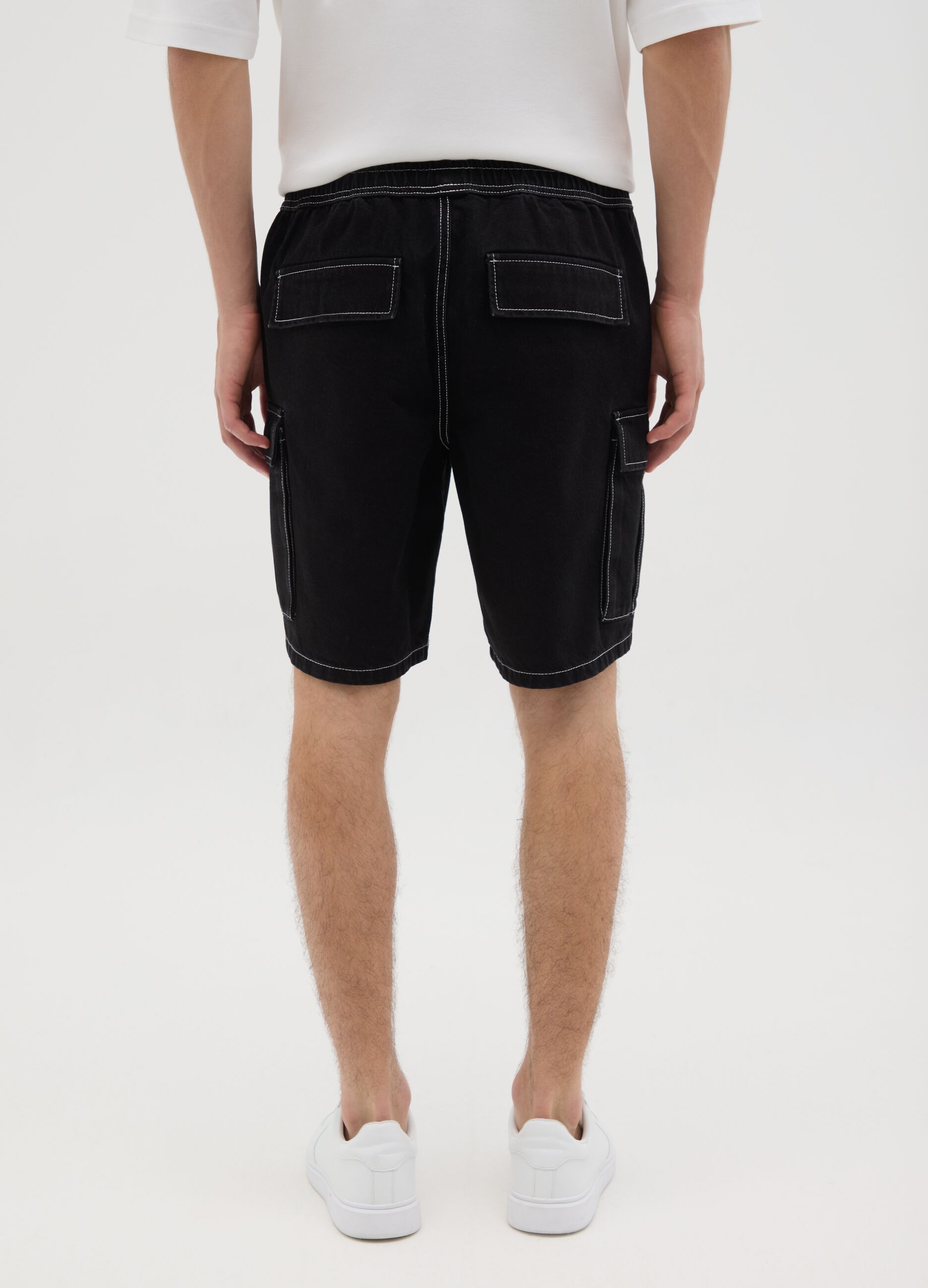 Bermuda cargo da uomo in puro cotone nero wide leg