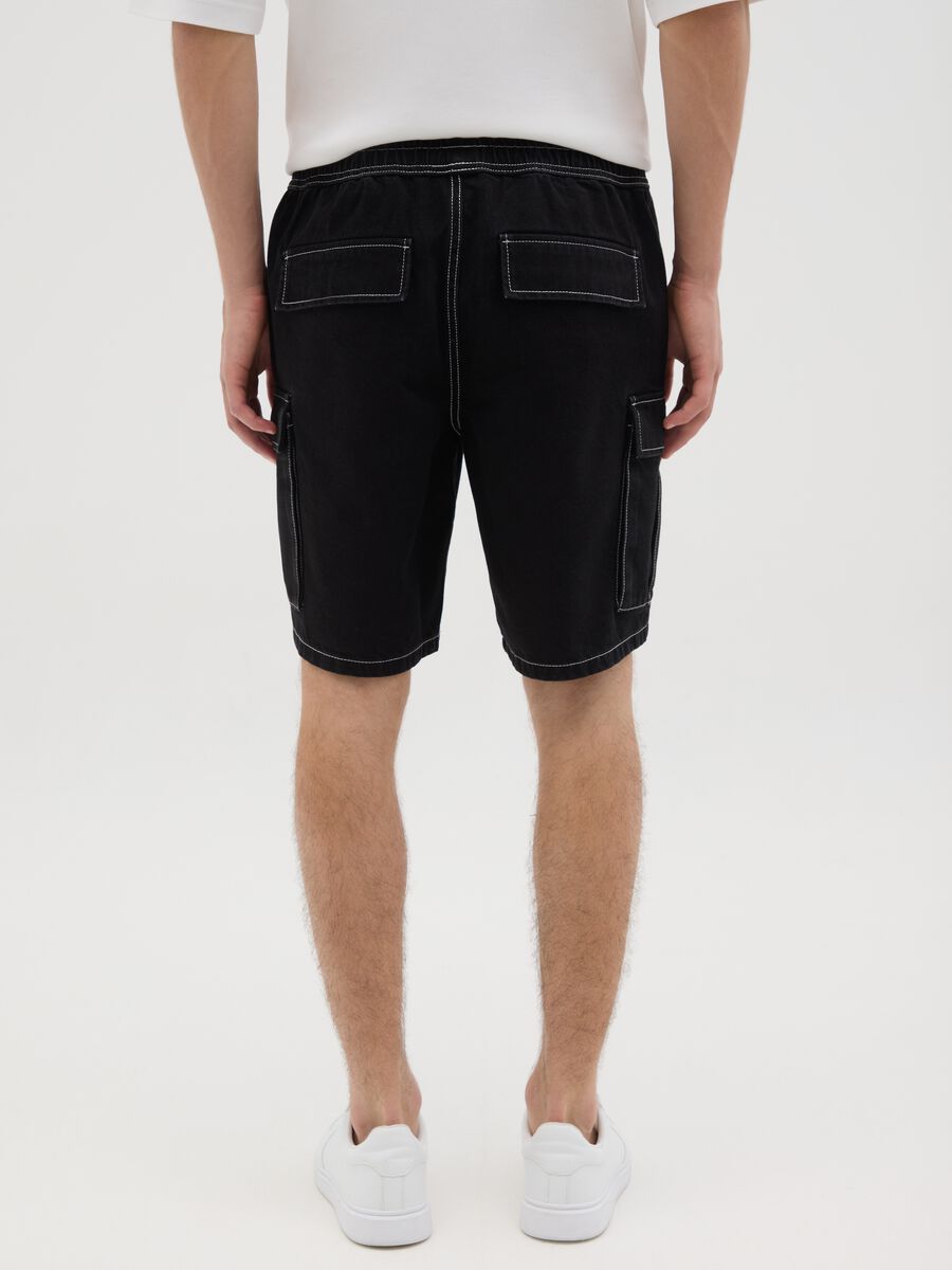 Men's black wide leg cotton cargo shorts_3