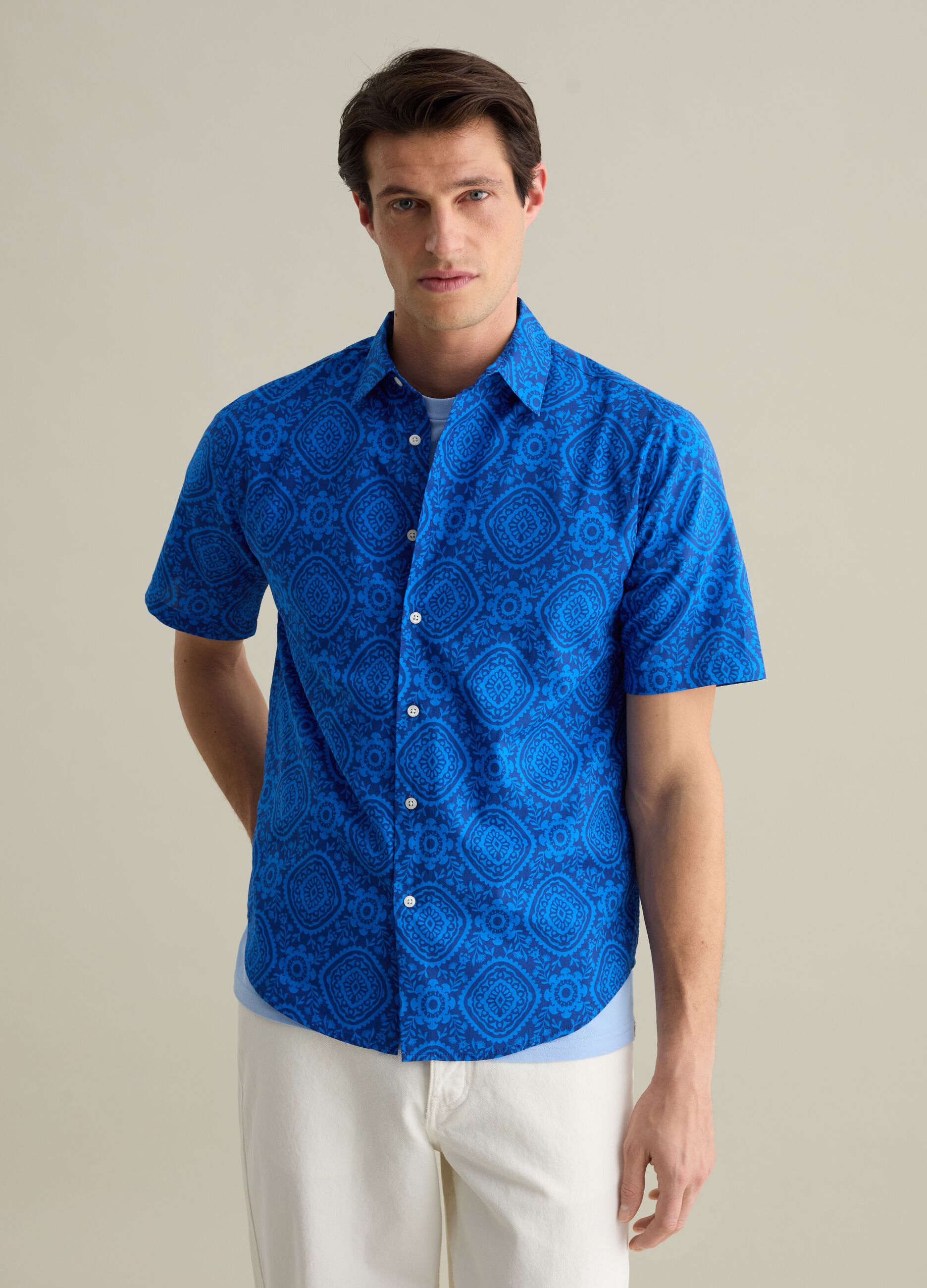 Short-sleeved shirt with print