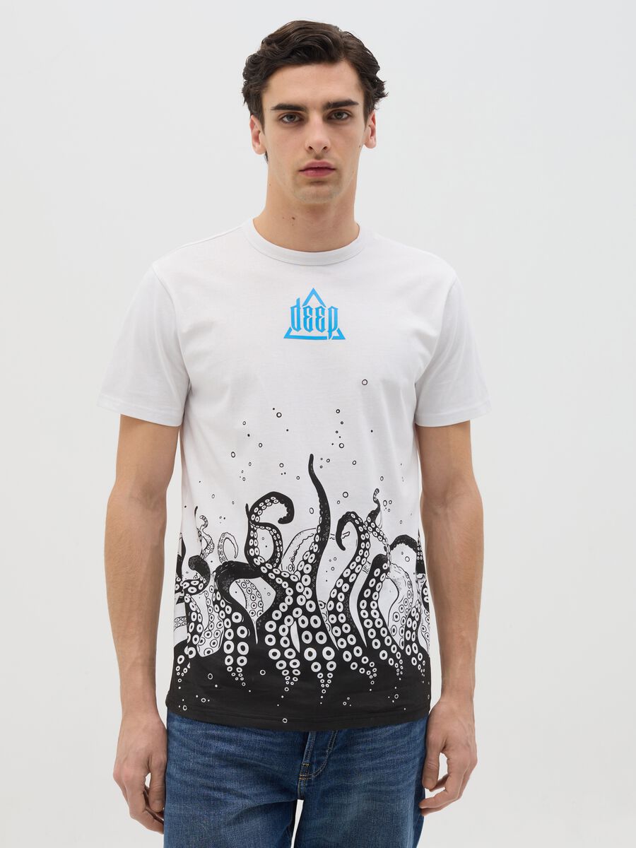 White T-shirt with short sleeves and print_0
