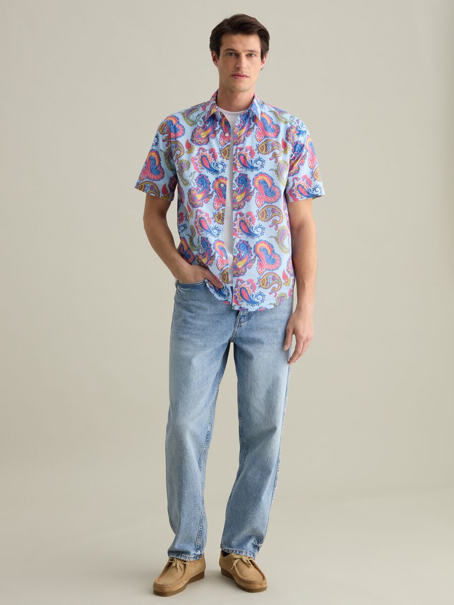Short-sleeved shirt with stripes and paisley print_1