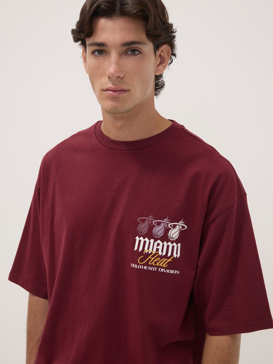 Red 100% cotton Miami Heat print T-shirt_2