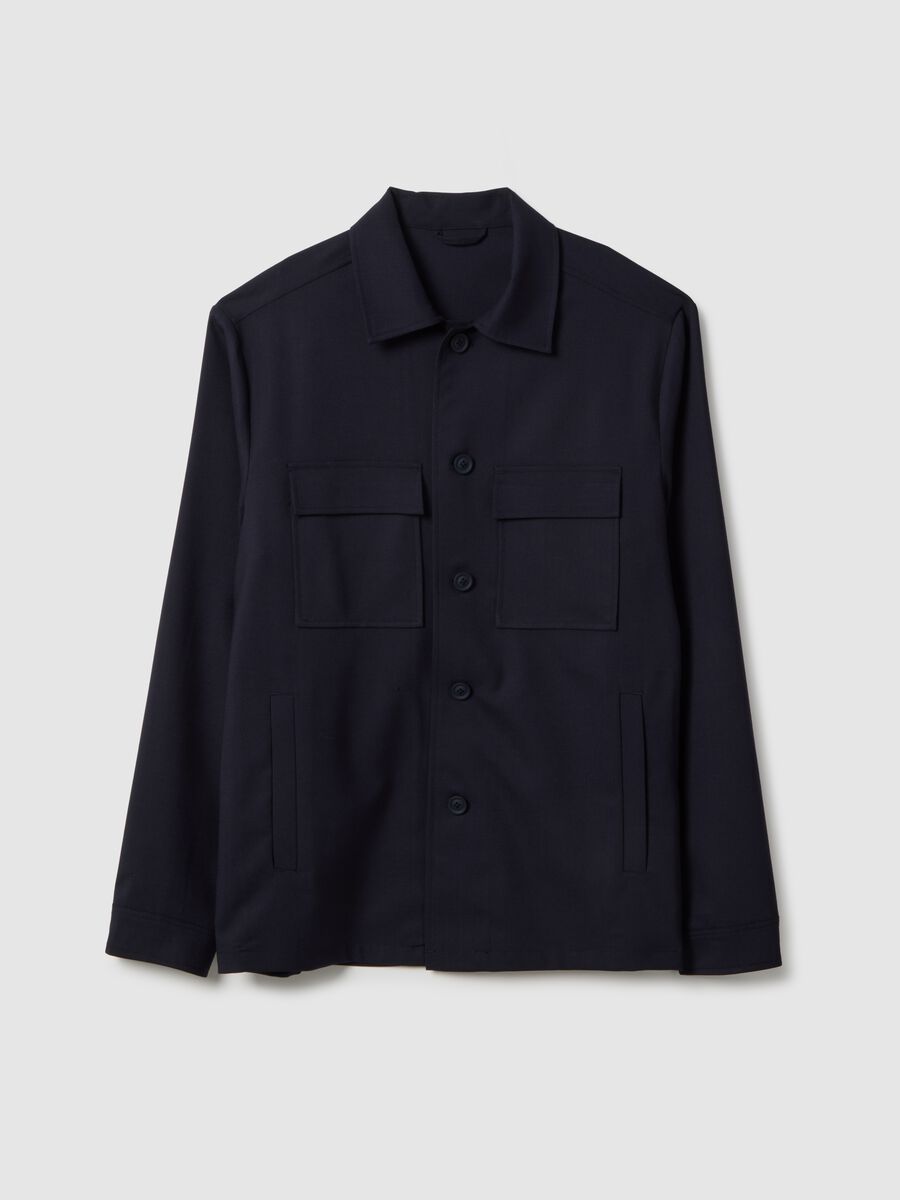 Giacca leggera blu regular fit con bottoni e taschini frontali_4