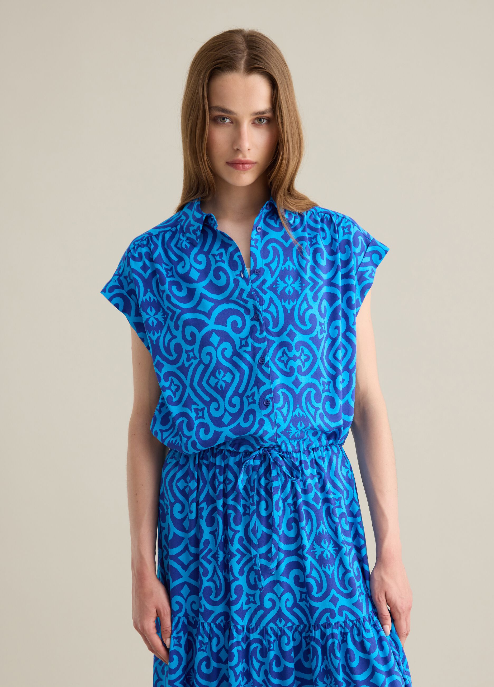 Camicia corta da donna in puro viscosa multicolor regular fit