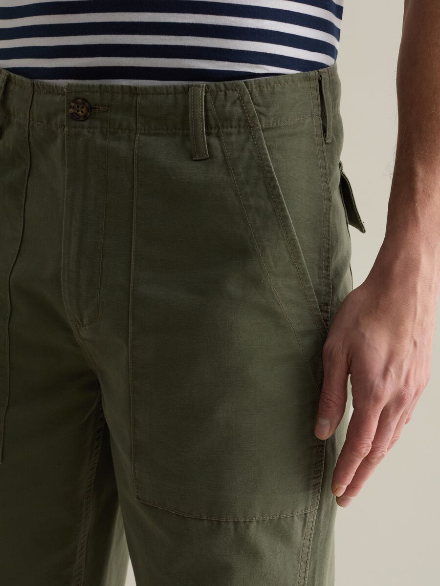 Chino trousers in cotton and linen_2
