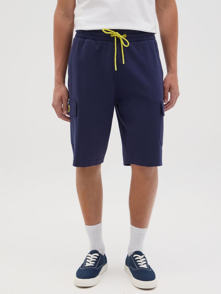 Blue cargo Bermuda joggers with logo_1