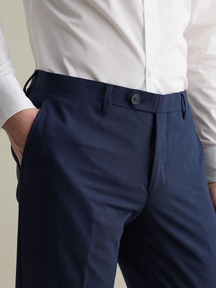 Slim-fit trousers with micro weave_3