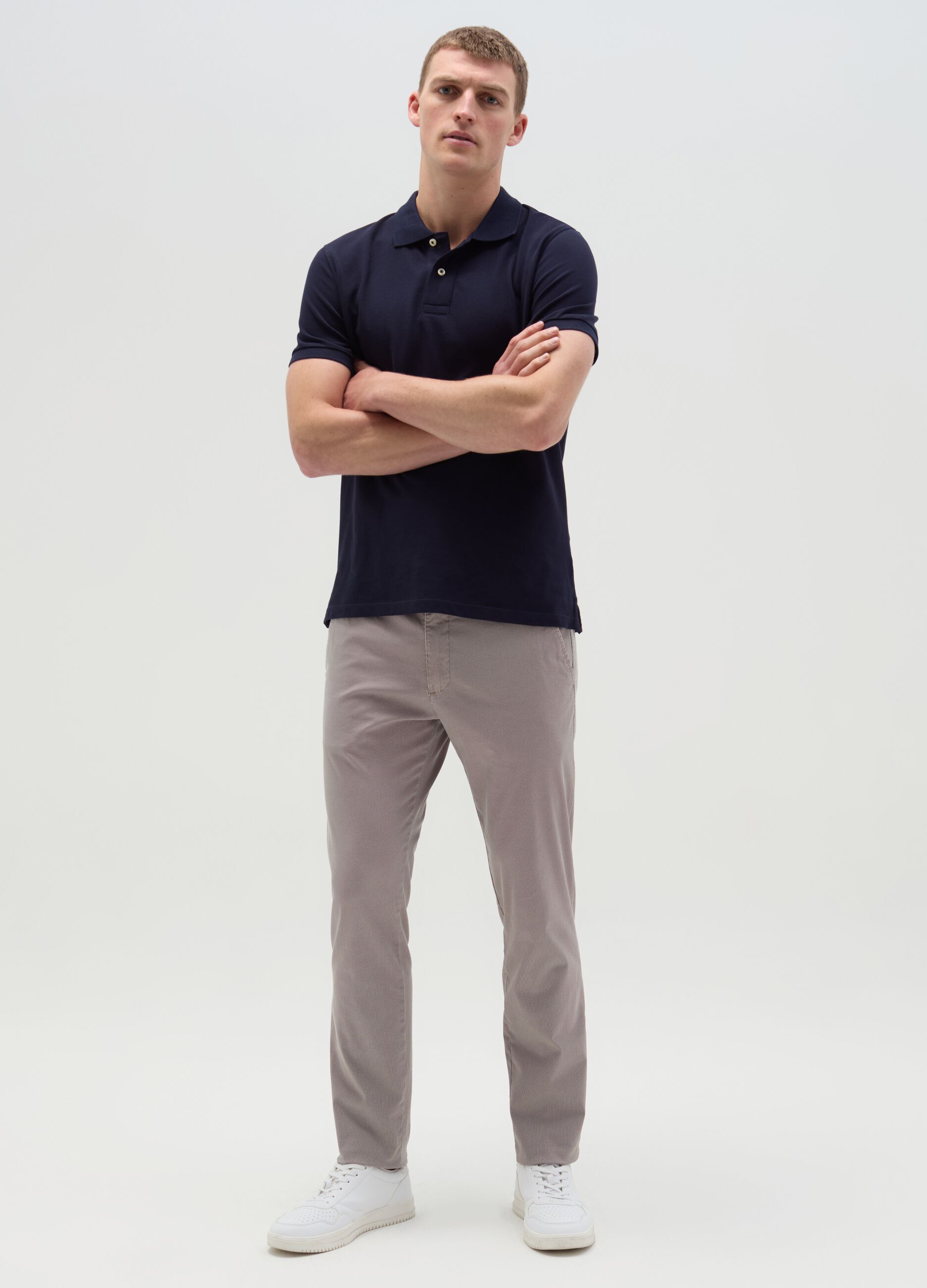 Pantalone chino con micro trama