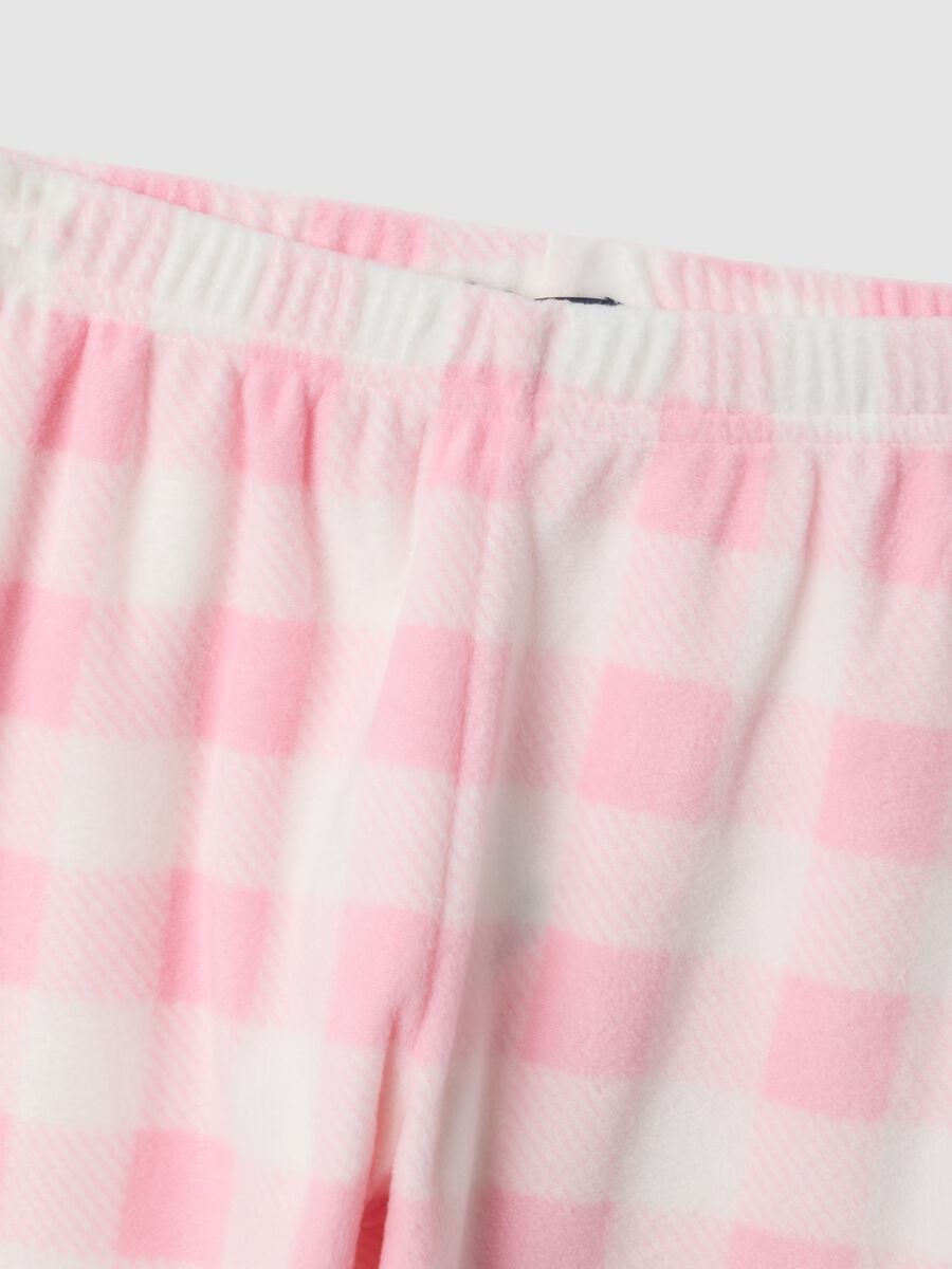 Pink crew-neck pyjamas with cat print and checked trousers_3