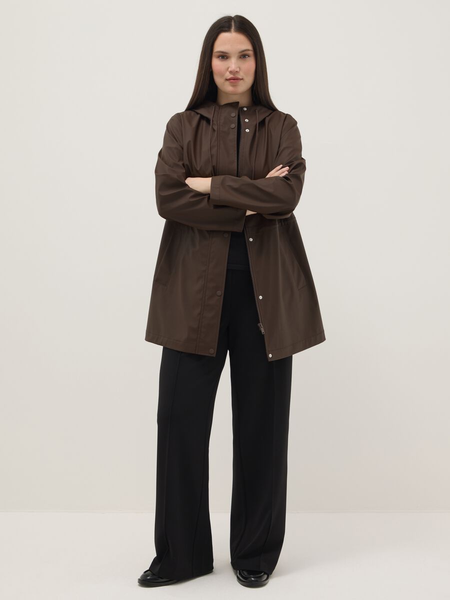 Giacca marrone da pioggia regular fit con cappuccio_1
