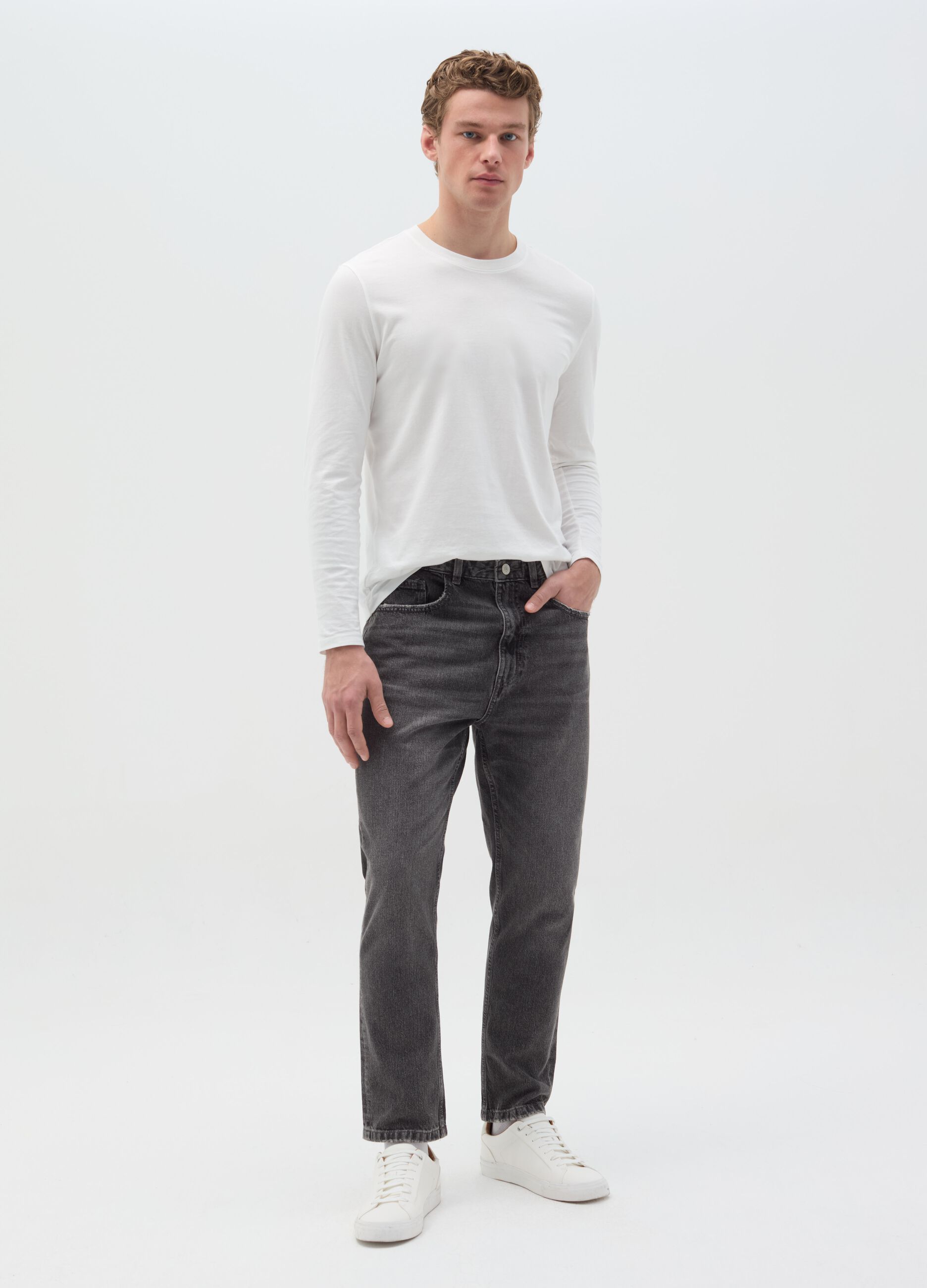 Carrot-fit jeans with fading