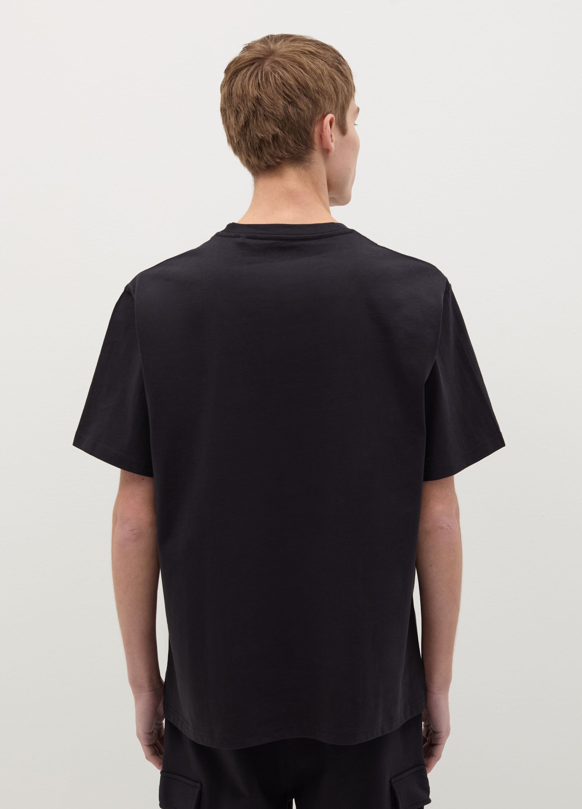 T-shirt with embroidered pocket